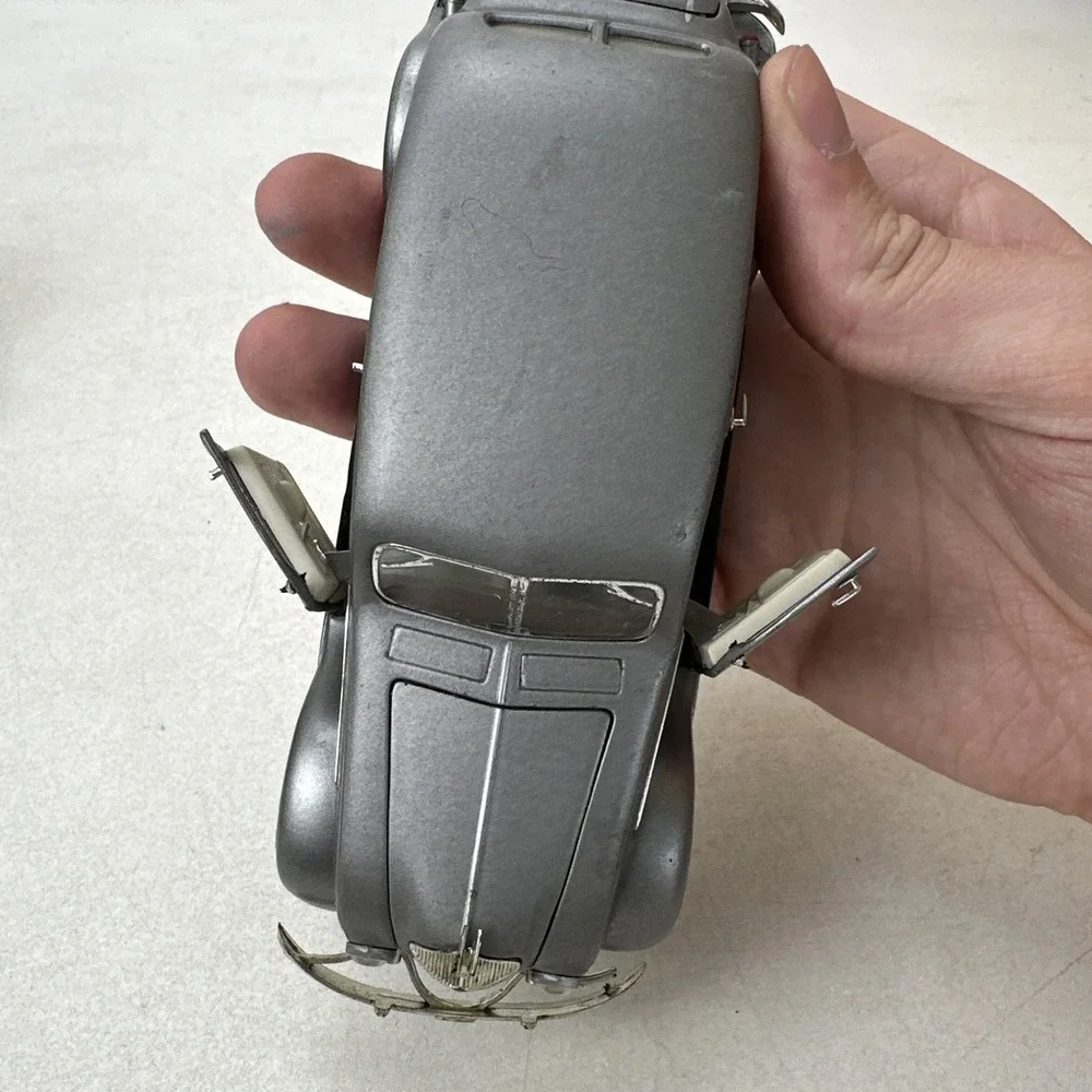 Signature Models 1936 Chrysler Airflow Silver 1:32 Scale Diecast